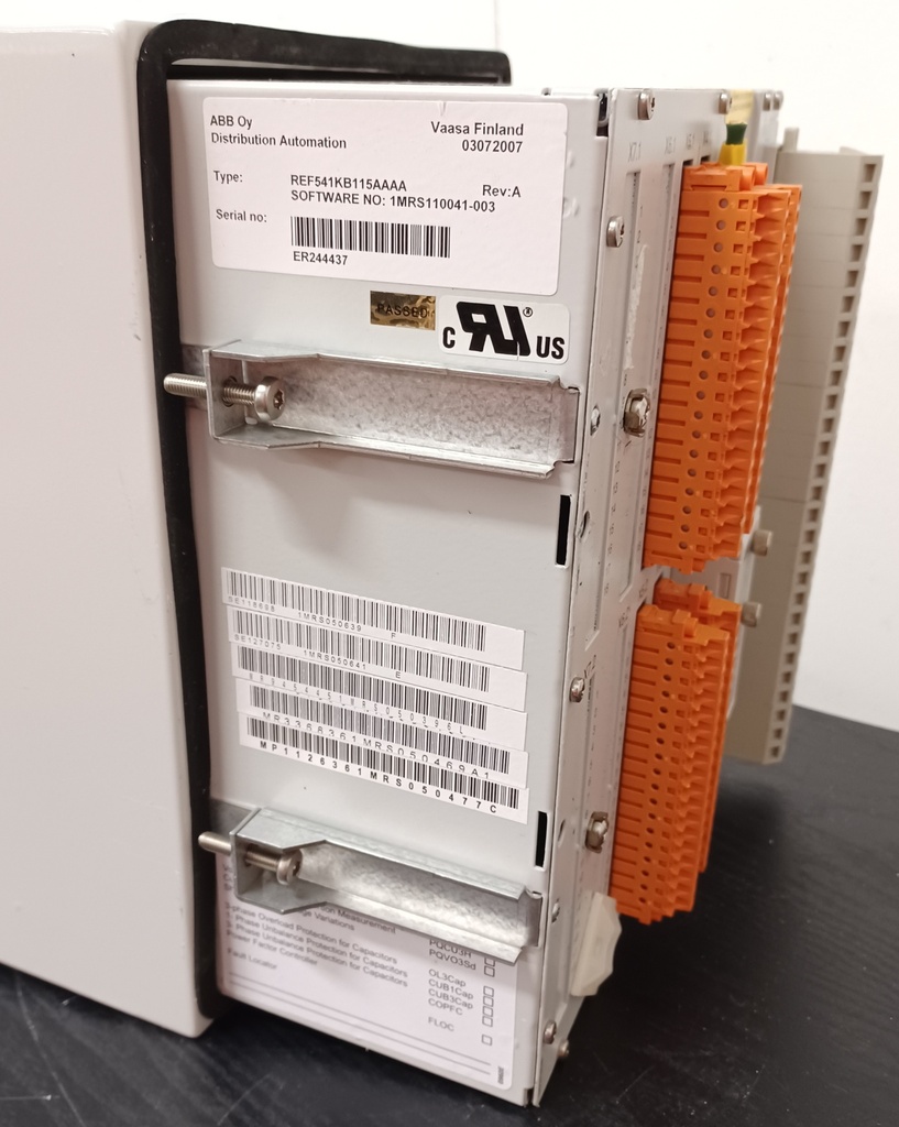 Kennoterminaali ABB REF 541