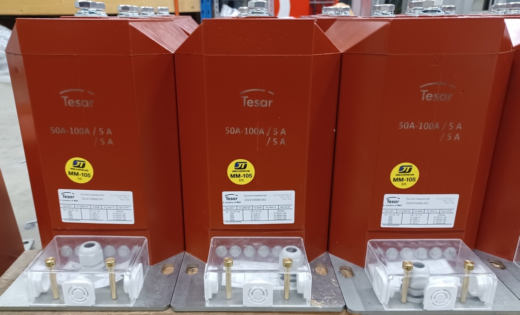 Current transformer Tesar AD11 50-100/5/5 0.2S
