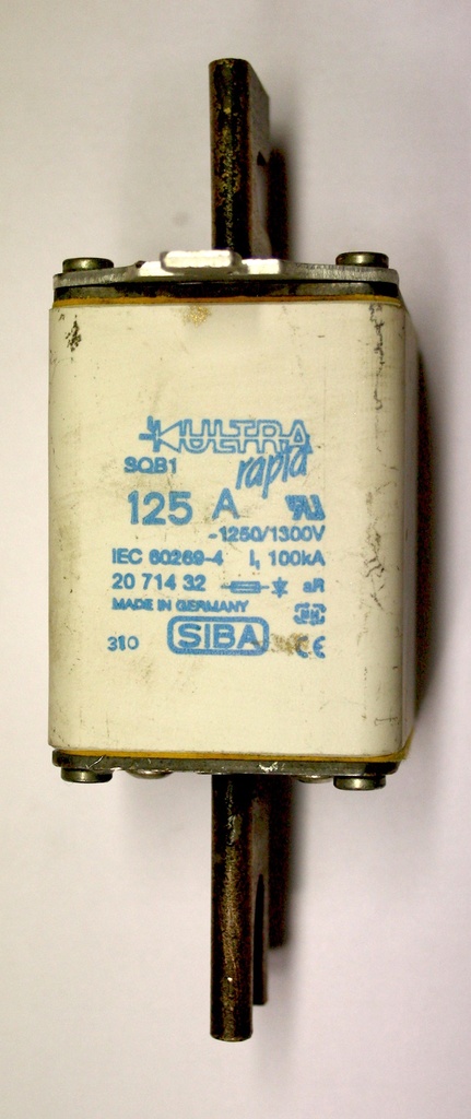 Extra fast handle fuse SIBA 690V  125A DIN01 Ultra Rapid  2071432 (used)