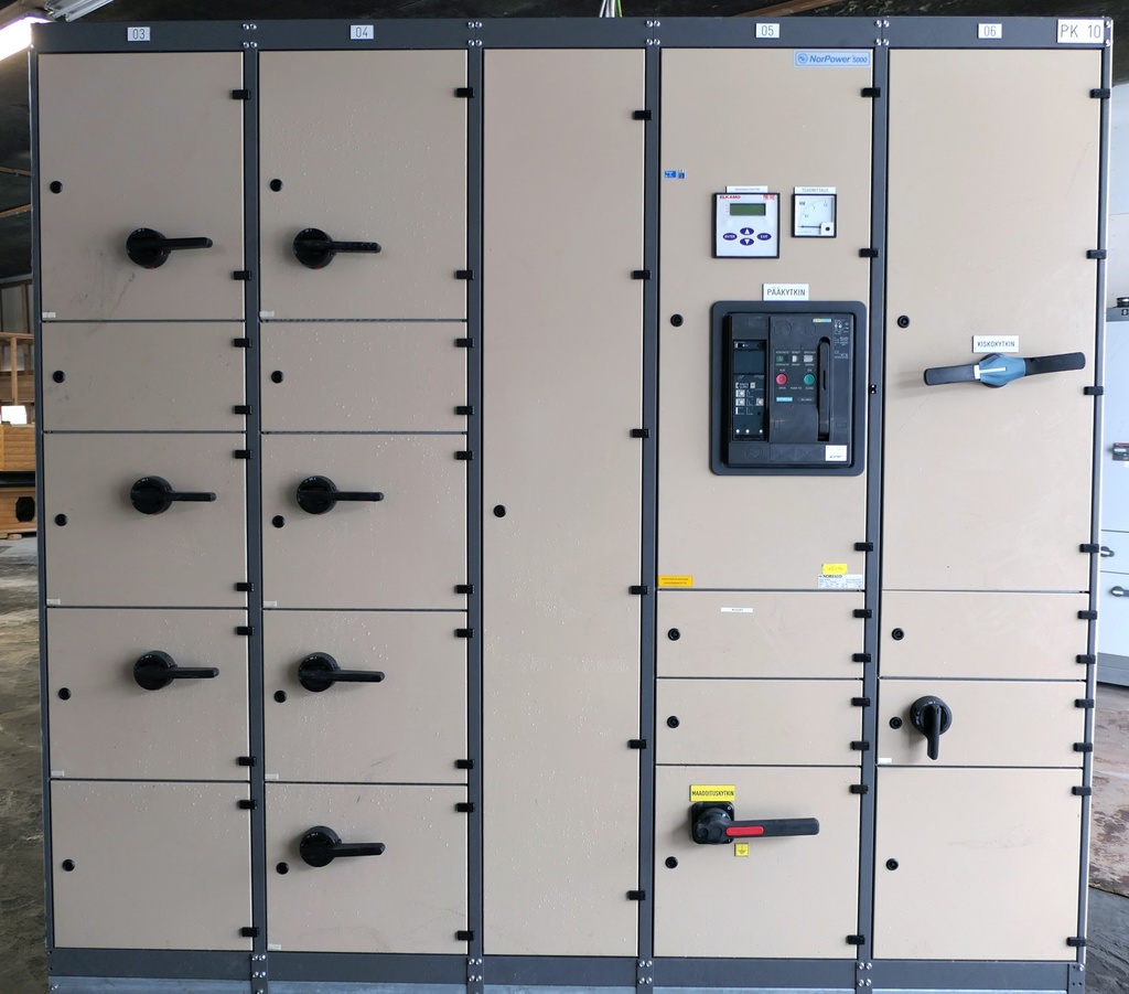 1600A 400V lcw 30kA Norelco EHKE low voltage center, panels 03-06