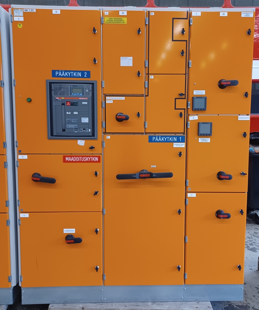 1600A 230_400V Icw 50kA Ipk 105kA kentät 08-10 EAvenue NK1.2C 5/5 keskus