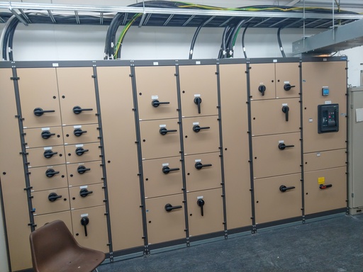 [KE-108.1-3] 1600A 400V Icw 25kA low voltage center Norelco EHKE, 5 panels